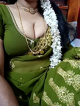 Snapshot of amala_ss chatting on February 22, 10:40 am amala ss online show from February 22, 10:40 am