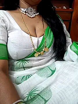 Snapshot of amala_ss chatting on February 24, 1:53 pm amala ss online show from February 24, 1:53 pm