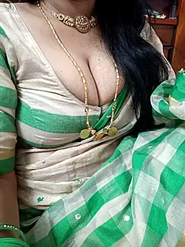 Snapshot of amala_ss chatting on February 28, 10:52 am amala ss online show from February 28, 10:52 am