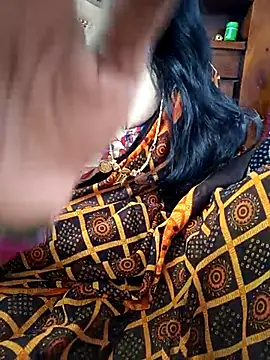 Snapshot of amala_ss chatting on March 4, 2:17 am amala ss online show from March 4, 2:17 am