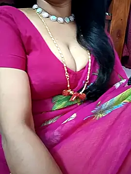 Snapshot of amala_ss chatting on March 7, 3:08 am amala ss online show from March 7, 3:08 am