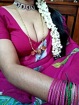 Snapshot of amala_ss chatting on March 8, 6:10 am amala ss online show from March 8, 6:10 am