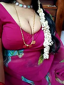Snapshot of amala_ss chatting on March 10, 6:59 am amala ss online show from March 10, 6:59 am