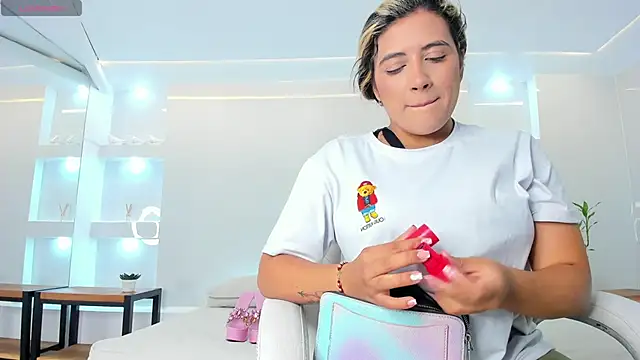 julietha taylor online show from February 22, 1:44 am