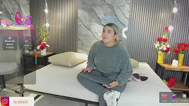 julietha taylor online show from February 21, 2:45 am