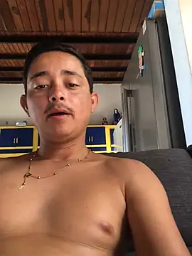 isacalejandroo online show from February 8, 4:47 pm