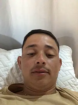 isacalejandroo online show from February 15, 4:34 pm