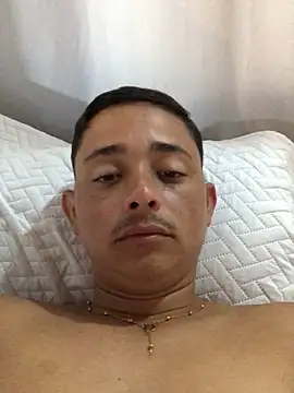 isacalejandroo online show from February 15, 10:31 pm