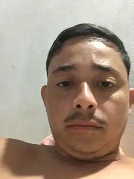 isacalejandroo online show from February 26, 1:43 am