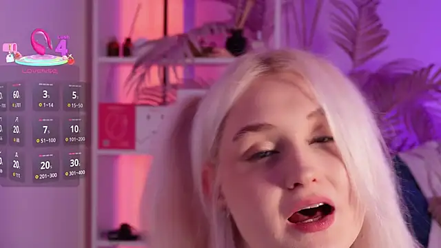 tiffannyjons online show from December 4, 6:05 pm