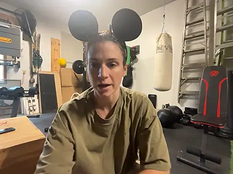 MissSwitch online show from December 10, 5:22 pm