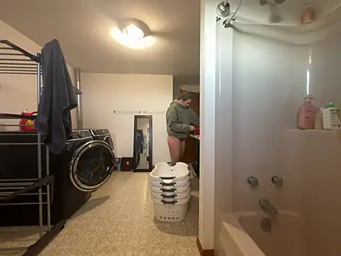 MissSwitch online show from December 18, 1:12 pm