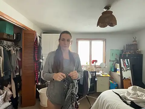 MissSwitch online show from February 1, 2:34 pm