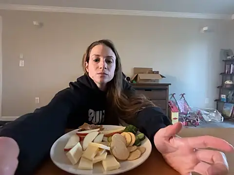 MissSwitch online show from March 22, 9:21 pm