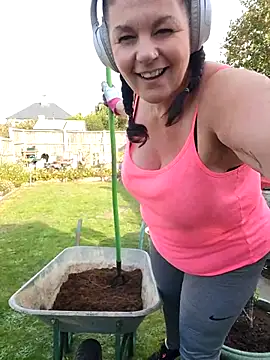 420Curvybabe online show from October 7, 2:25 pm