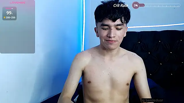 Snapshot of benji_hoter chatting on February 11, 1:10 am benji hoter online show from February 11, 1:10 am