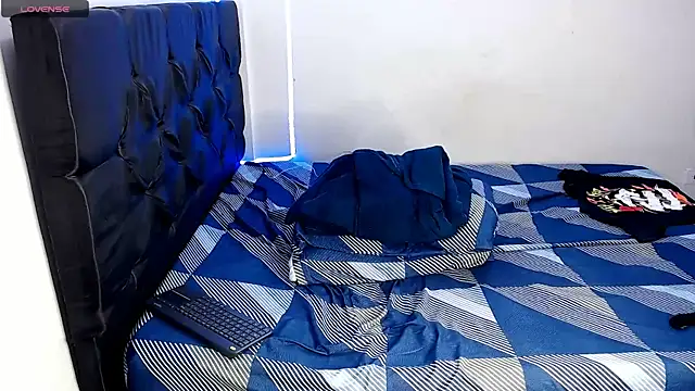 Snapshot of benji_hoter chatting on February 20, 5:51 pm benji hoter online show from February 20, 5:51 pm