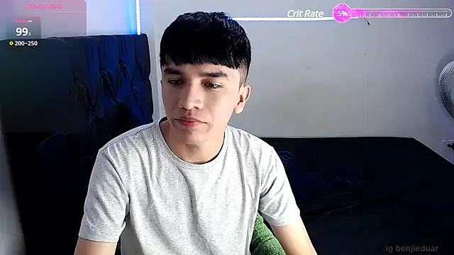 Snapshot of benji_hoter chatting on March 5, 3:29 pm benji hoter online show from March 5, 3:29 pm