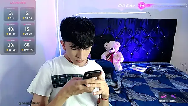 Snapshot of benji_hoter chatting on September 16, 3:35 pm benji hoter online show from September 16, 3:35 pm