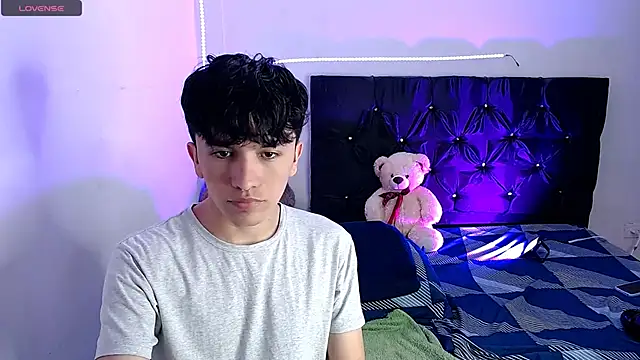 Snapshot of benji_hoter chatting on September 20, 5:47 pm benji hoter online show from September 20, 5:47 pm