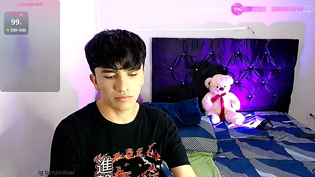 Snapshot of benji_hoter chatting on September 23, 9:40 pm benji hoter online show from September 23, 9:40 pm