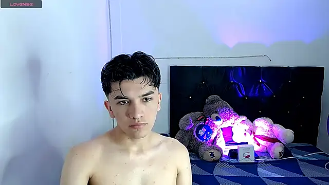 Snapshot of benji_hoter chatting on October 21, 10:54 pm benji hoter online show from October 21, 10:54 pm