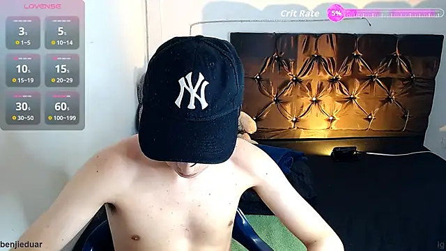 Snapshot of benji_hoter chatting on November 4, 10:42 pm benji hoter online show from November 4, 10:42 pm