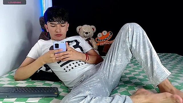 benji hoter online show from February 2, 11:03 pm