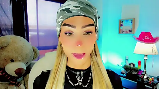 dollswit01 online show from January 25, 7:39 pm