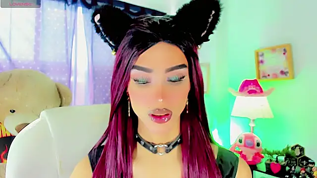 dollswit01 online show from February 9, 1:25 pm