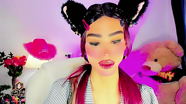 dollswit01 online show from February 16, 8:00 pm