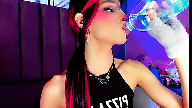 dollswit01 online show from September 12, 2:50 pm