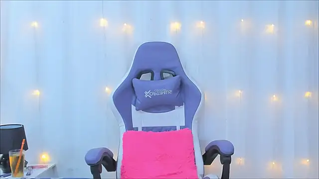 Snapshot of AnneGagner chatting on February 12, 10:26 pm AnneGagner online show from February 12, 10:26 pm