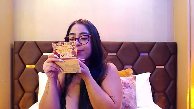 DevonPiers online show from January 24, 12:10 pm