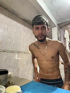 Rouuus12 online show from February 7, 12:42 pm