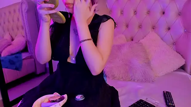 Snapshot of AlexaFoxy18 chatting on January 30, 4:27 am AlexaFoxy18 online show from January 30, 4:27 am