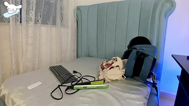 Snapshot of AlexaFoxy18 chatting on November 6, 7:42 am AlexaFoxy18 online show from November 6, 7:42 am