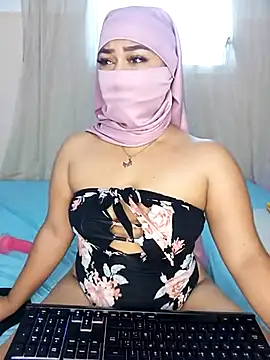 Snapshot of Kendra_Kait chatting on January 10, 4:30 pm Kendra Kait online show from January 10, 4:30 pm