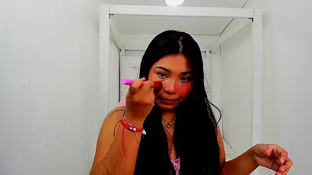 Snapshot of lauren_sofia19 chatting on February 25, 6:31 pm lauren sofia19 online show from February 25, 6:31 pm