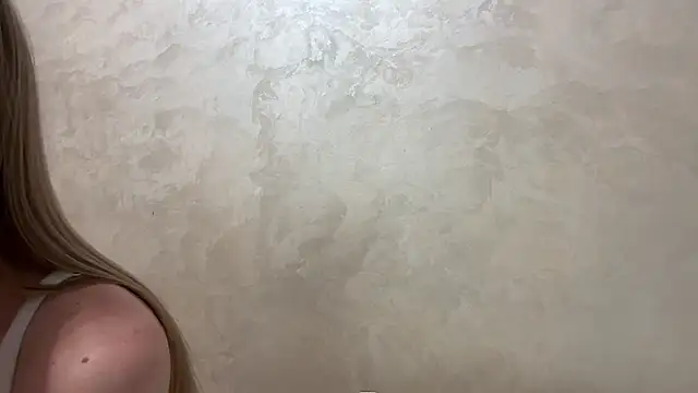 CaitlinaJayne23 online show from June 1, 6:20 pm