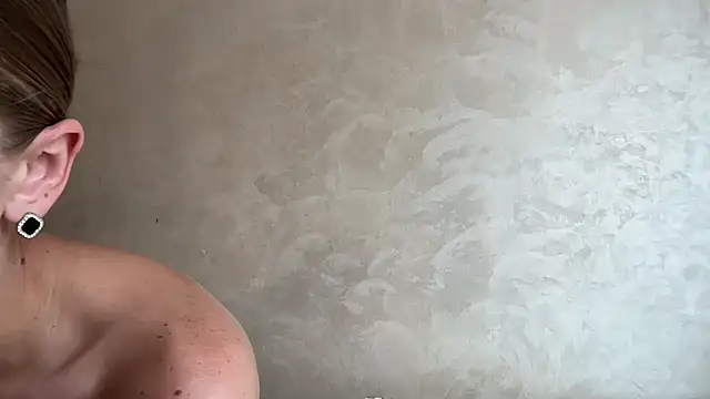 Snapshot of CaitlinaJayne23 chatting on July 16, 5:02 am CaitlinaJayne23 online show from July 16, 5:02 am