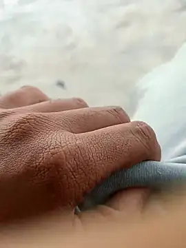 Snapshot of nick05inch chatting on November 1, 11:45 am nick05inch online show from November 1, 11:45 am