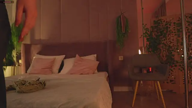 Snapshot of Smiley_Mia chatting on November 12, 5:08 am Smiley Mia online show from November 12, 5:08 am