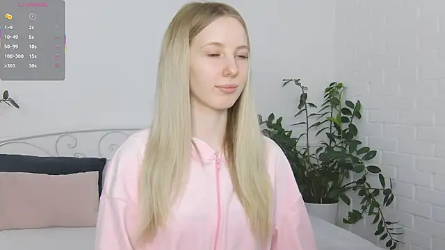 Snapshot of KarnetJ chatting on January 19, 1:37 pm KarnetJ online show from January 19, 1:37 pm