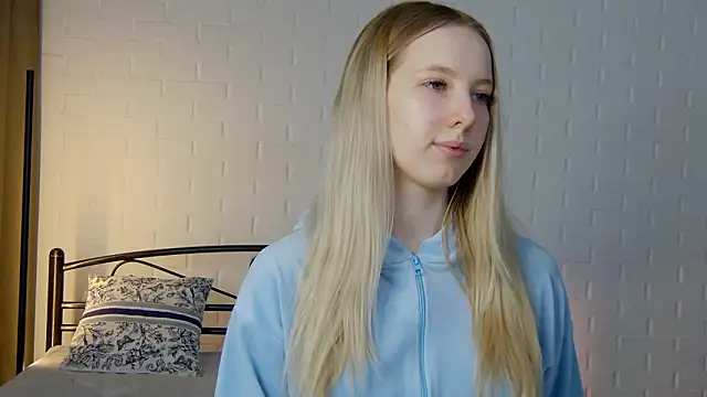 Snapshot of KarnetJ chatting on February 5, 7:02 am KarnetJ online show from February 5, 7:02 am