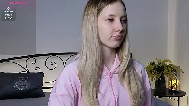 Snapshot of KarnetJ chatting on February 8, 2:53 pm KarnetJ online show from February 8, 2:53 pm