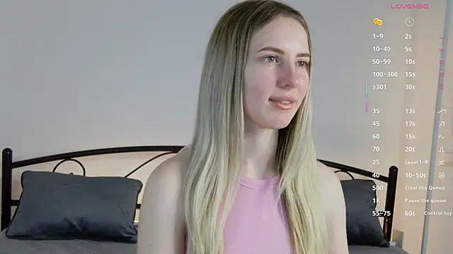 Snapshot of KarnetJ chatting on February 13, 4:03 pm KarnetJ online show from February 13, 4:03 pm