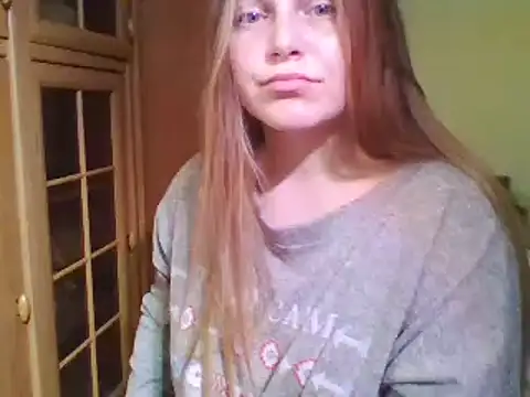 Snapshot of Evasapples chatting on February 1, 4:22 pm Evasapples online show from February 1, 4:22 pm