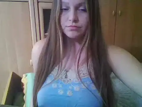 Snapshot of Evasapples chatting on February 6, 3:41 pm Evasapples online show from February 6, 3:41 pm