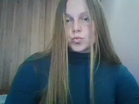 Snapshot of Evasapples chatting on March 2, 6:51 pm Evasapples online show from March 2, 6:51 pm